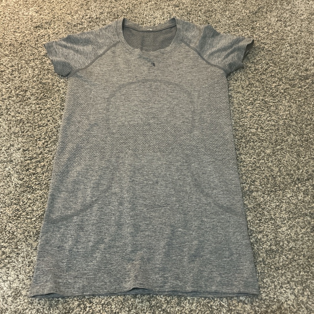 lululemon athletica Gray Short Sleeve Tee